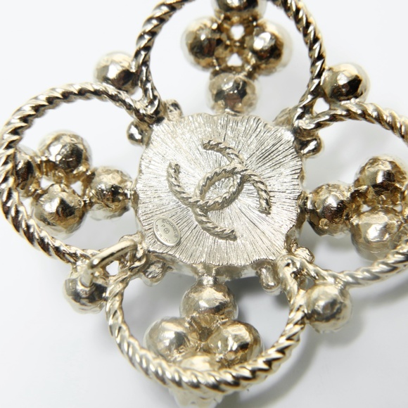 CHANEL Gold Logo Brooch - Picture 7 of 7